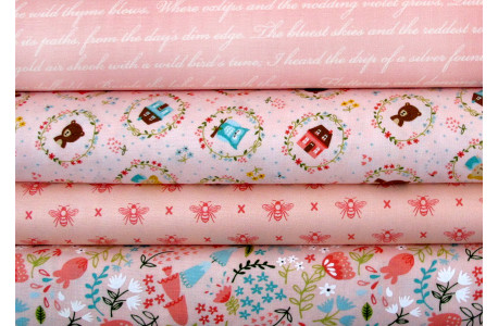 Stoffpaket Kinderstoffe Blumen Bienen Bären Schrift Baumwolle rosa