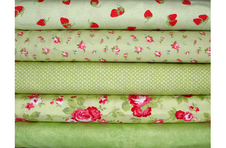 Patchwork Stoffpaket Baumwolle Stoffe Rosen Erdbeeren 75015