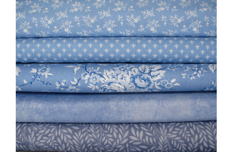 Patchwork Stoffpaket Blumen Rosen Blätter Baumwolle Stoffehellblau 75087