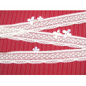 zarte Häkelborte creme