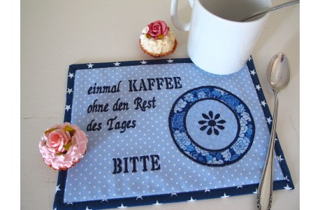 MugRug ein Untersetzer für die Kaffeetasse in blau